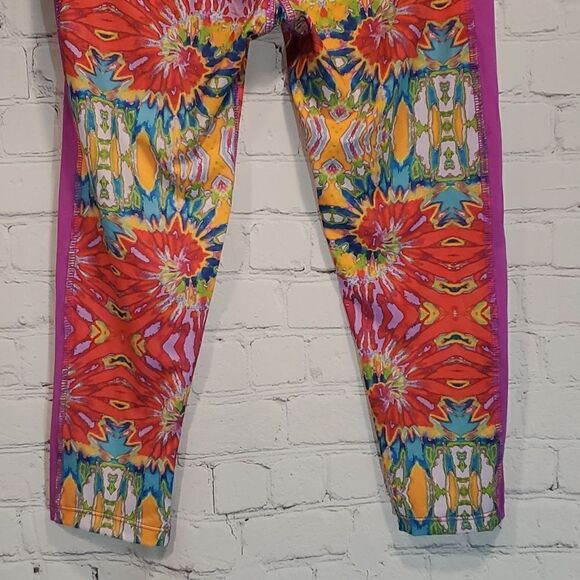 Girl's Puma multi colored cropped leggings NWT - Picture 7 of 8